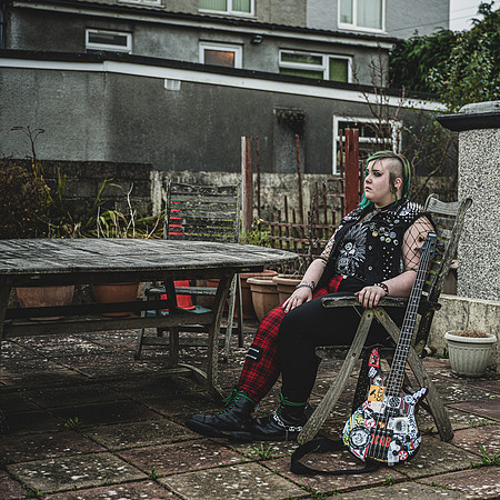 Billi - Bass Player